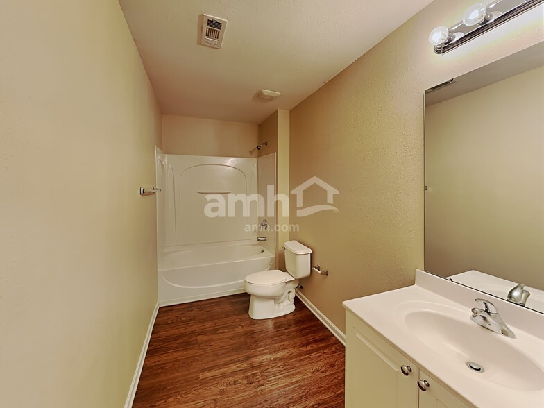 Building Photo - 1307 Jordans Pond Ln