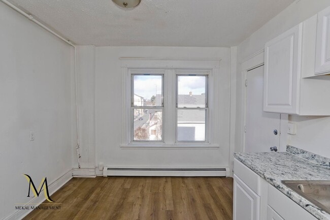 Building Photo - 528-532 Union Street