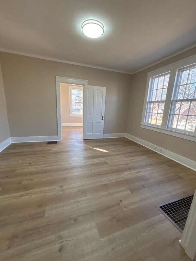 Building Photo - Deposit Special! You're Home Awaits