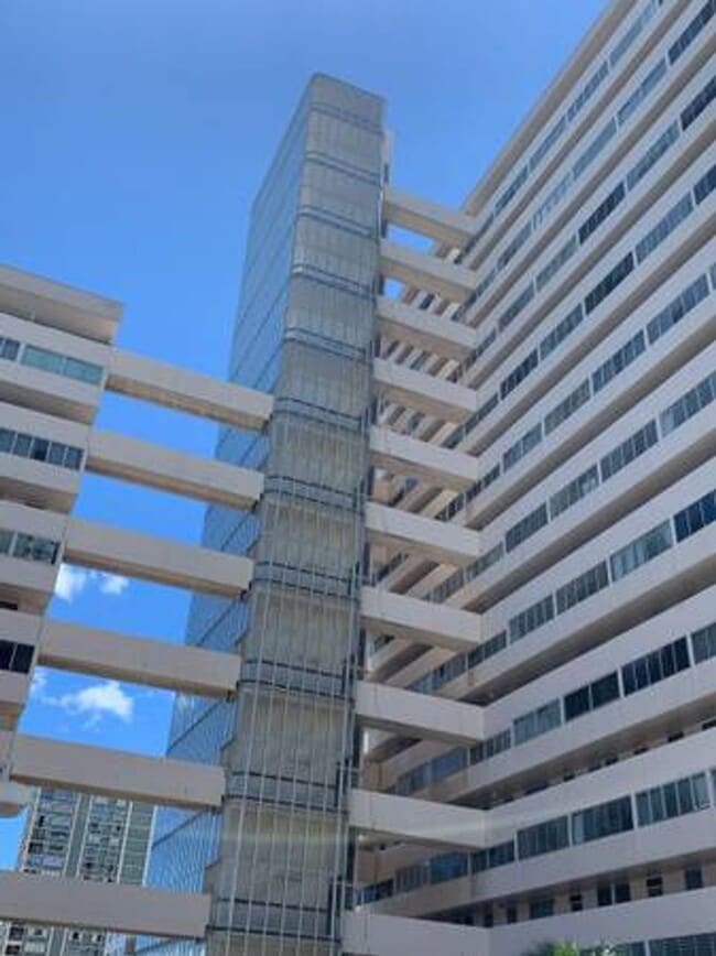 Primary Photo - Great Amenities and Great Location!