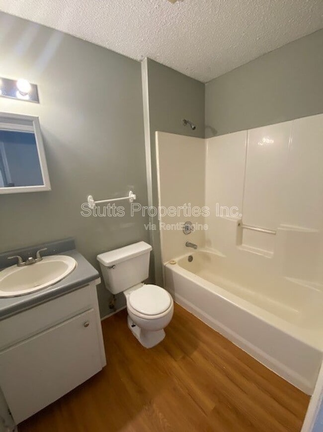 Building Photo - 545 Dulin St