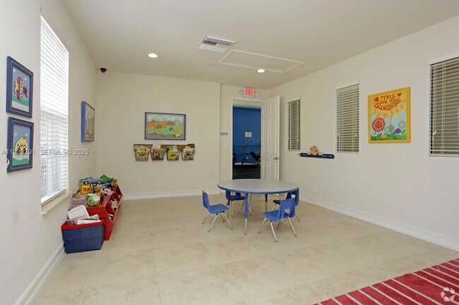 Building Photo - 218 SW 6th Pl