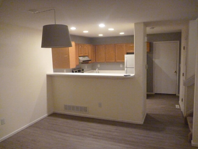 Building Photo - 8766 Allison Dr