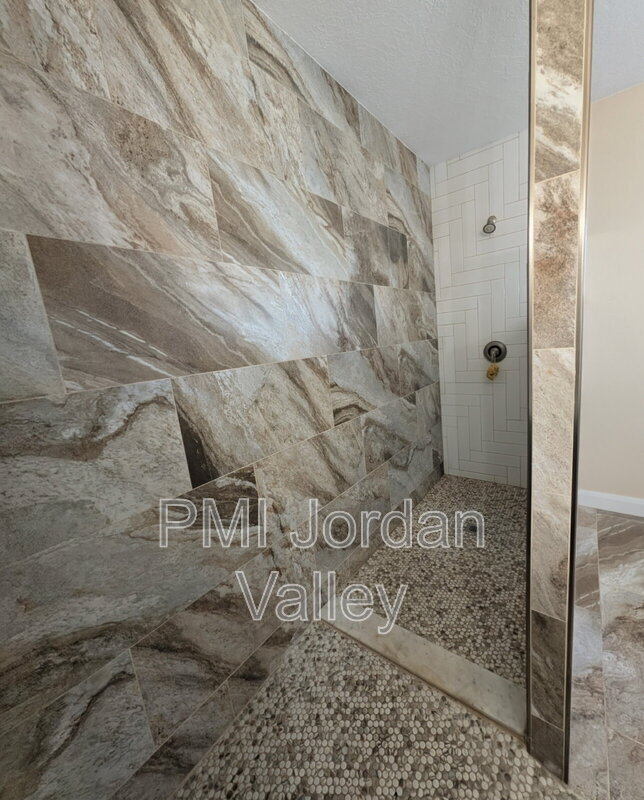 Building Photo - 408 RIGDON St