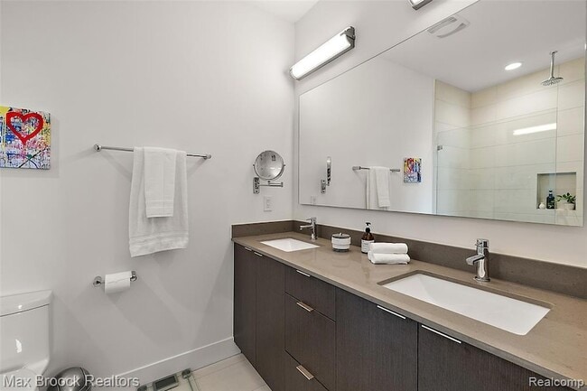 Building Photo - 284 Alfred St