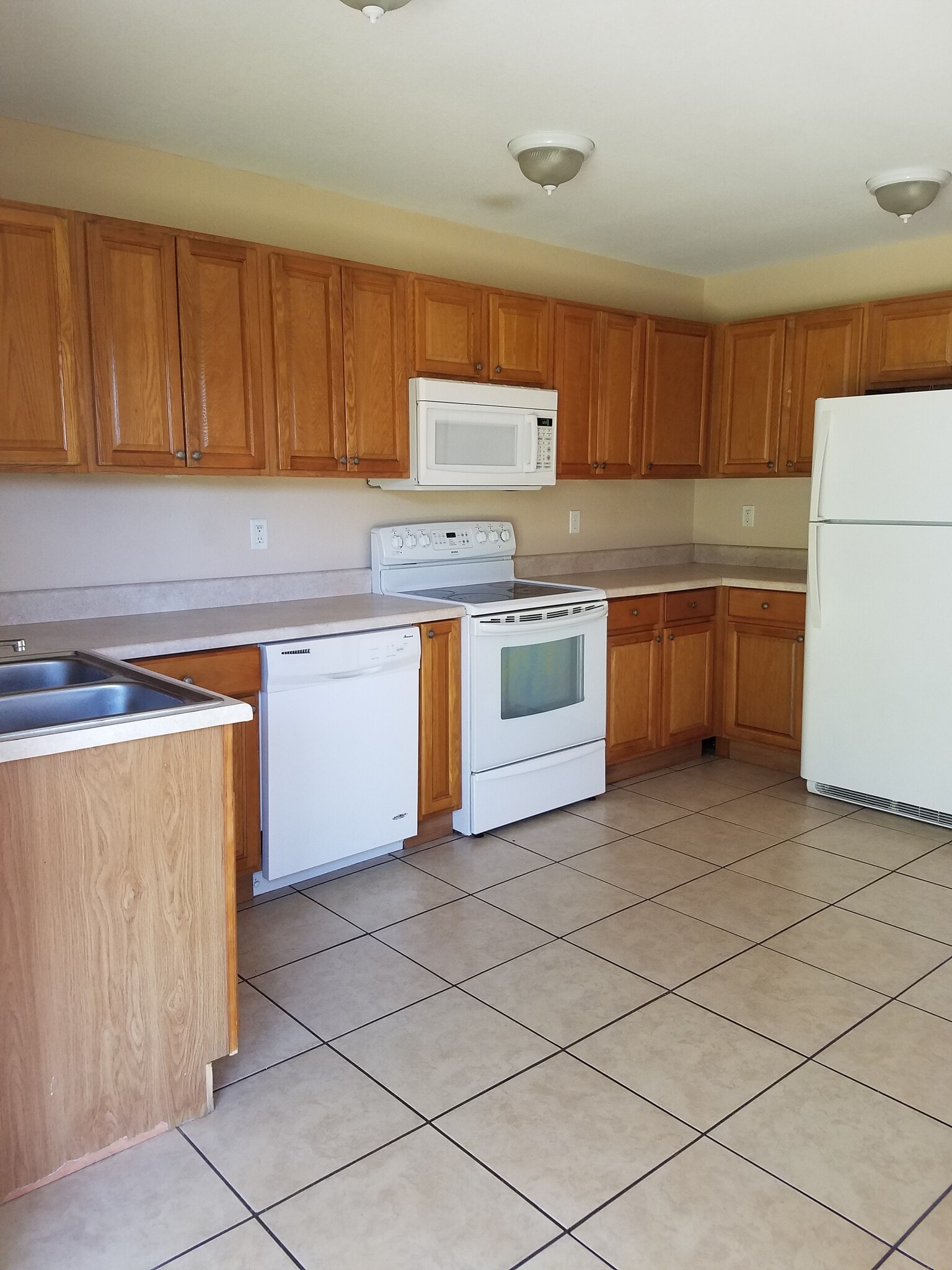 Kitchen - 31266 Fernway St