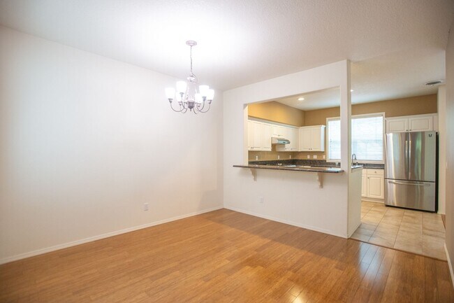 Building Photo - 11370 SW Thunder Terrace