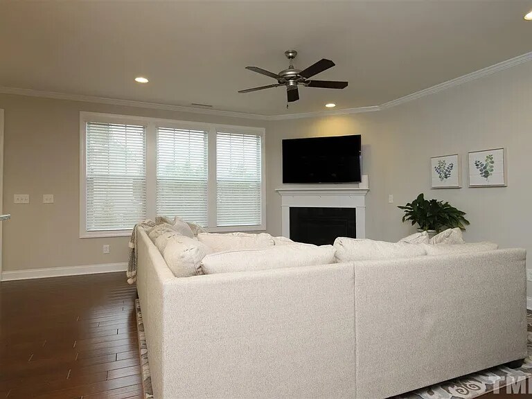 Building Photo - 318 Millbrook Dr