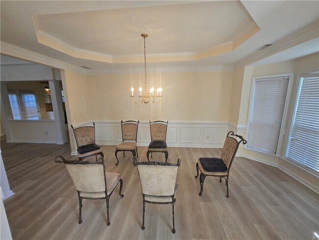 Building Photo - 2206 Creekway Dr