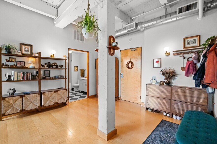 Building Photo - 416 NW 13th Ave