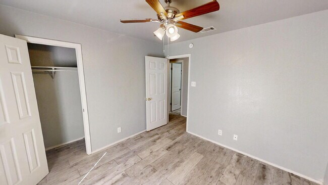 Building Photo - Welcome to your next home!