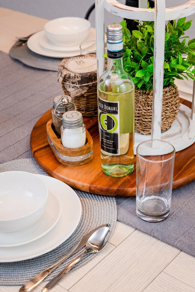 Building Photo - 1975 W Deane St