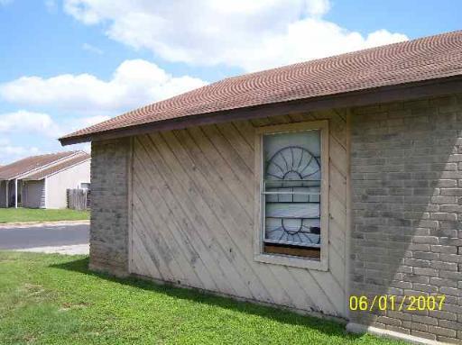 Building Photo - 8904 Meadow Trace St