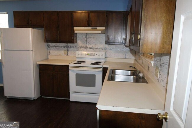 Building Photo - 105 Bristle Cone Ct