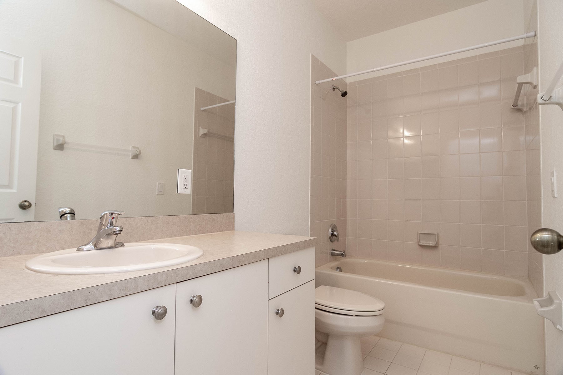 Bath 2 - 5108 SE Mariner Garden Cir