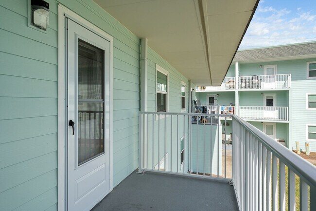 Building Photo - 215 Venus Ct
