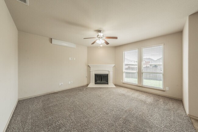 Building Photo - Excellent 3 bedroom plus office in Villages at Edgecliff