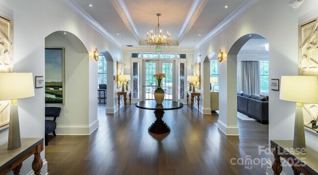 Building Photo - 10624 Parrish St