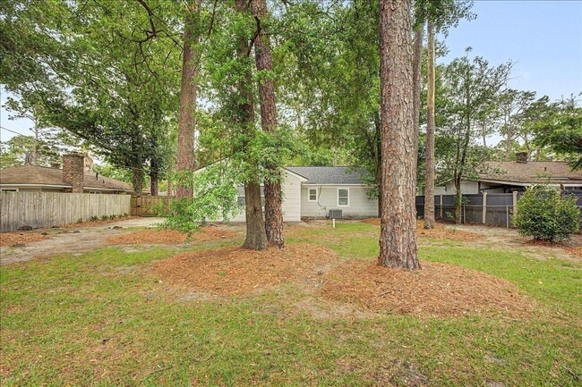 Building Photo - 2204 Mason Dr