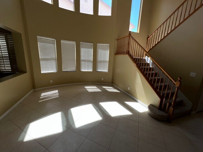 Building Photo - ALIANTE MASTER PLAN COMM/ GATED *5 BEDROOM...
