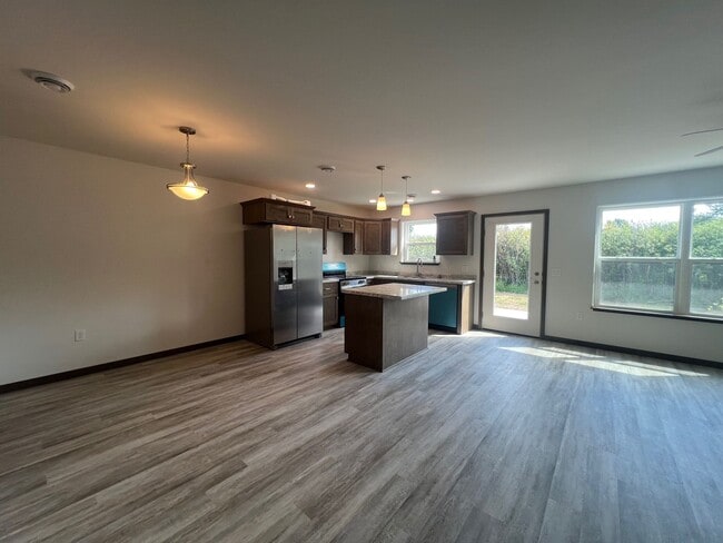 Building Photo - 1610 Eastside Cir