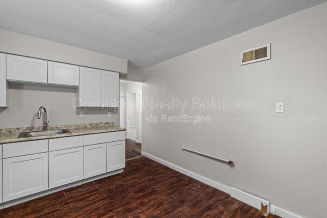 Building Photo - 1644 Nemnich Rd