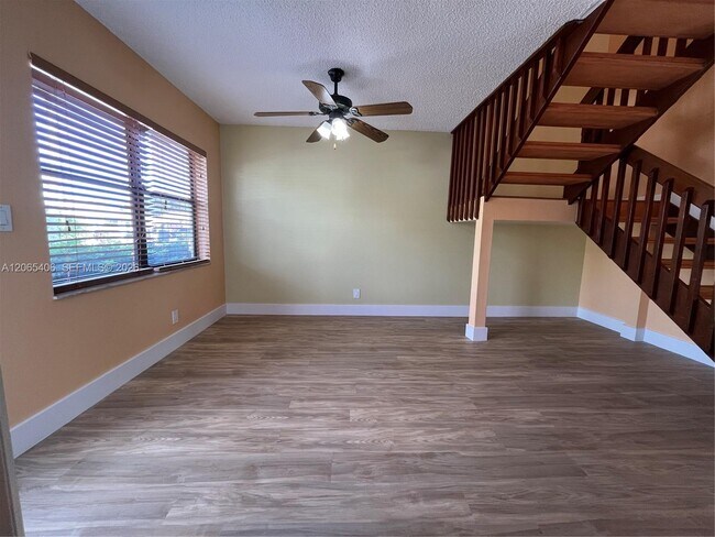 Building Photo - 5170 Tennis Ln