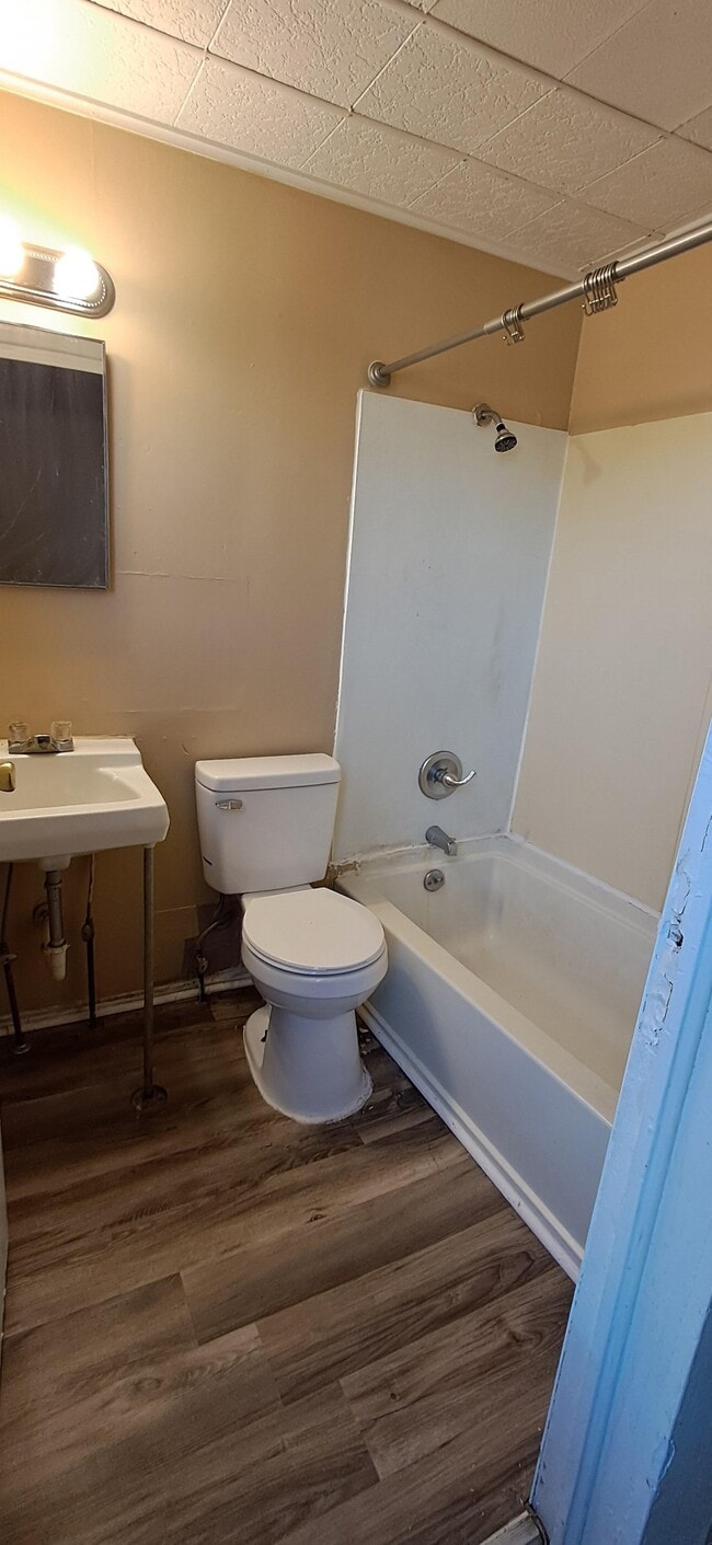 Building Photo - 1515 Felix St