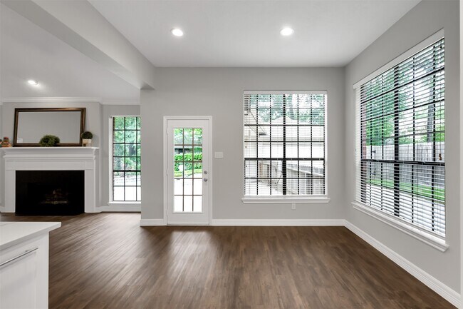 Building Photo - 55 E Amberglow Cir