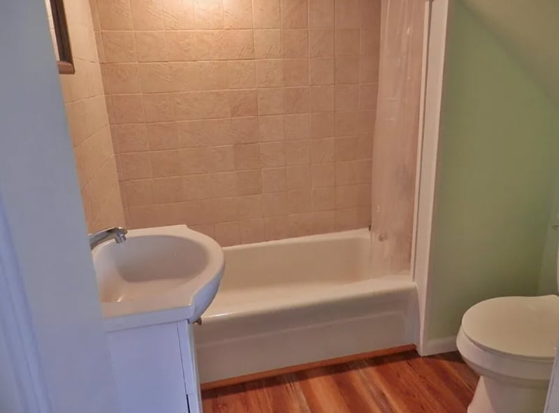 Building Photo - 720 E Ludington Ave