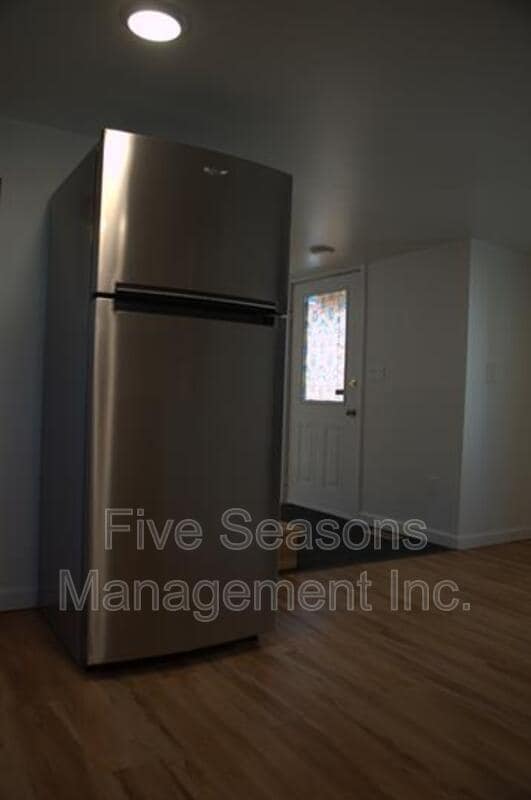 Building Photo - 124 N Winooski Ave