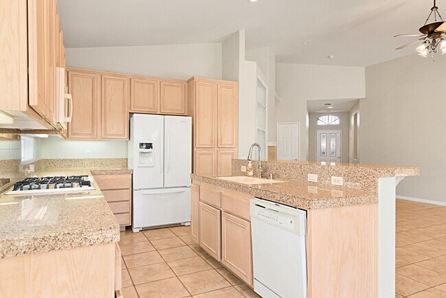 Building Photo - 79851 Carmel Valley Ave
