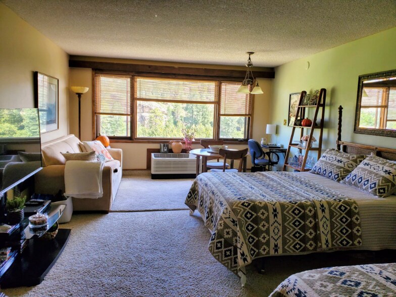 Building Photo - 314 Tamarron Dr