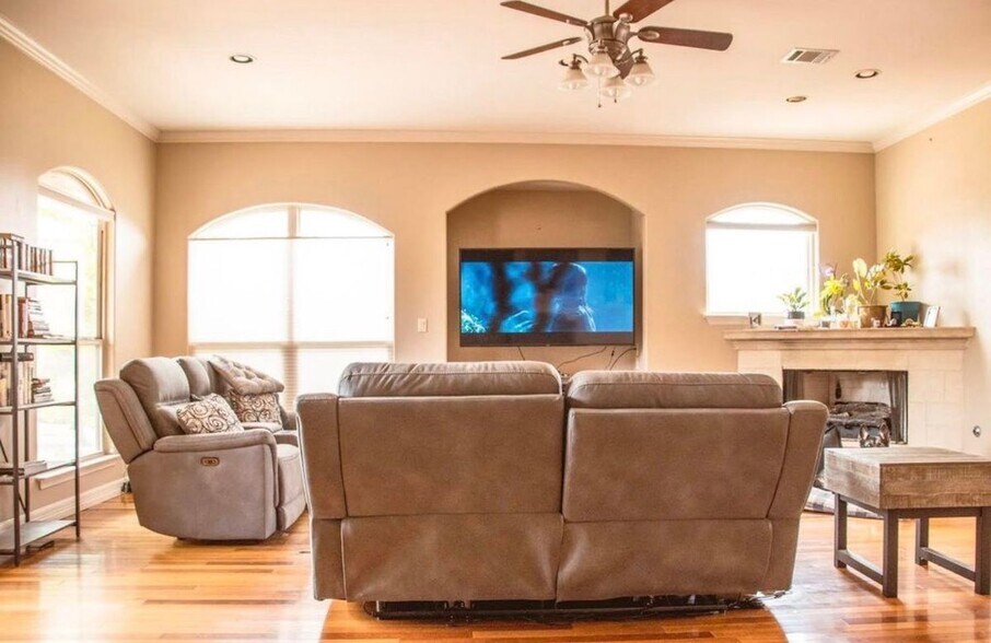 Building Photo - 20600 Highland Lake Dr