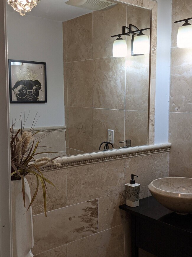 1ST FL. BATHROOM - 1834 Brandywine St