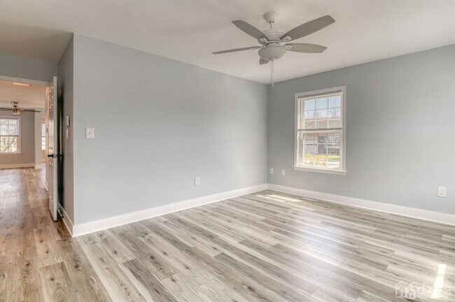 Building Photo - 137 Concordia Cir