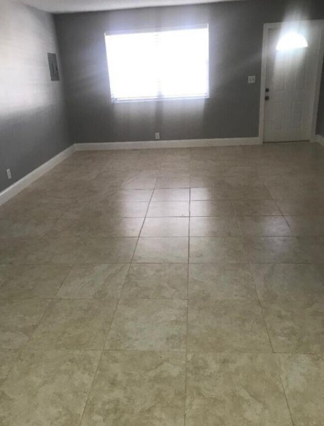 Building Photo - 3556 William St