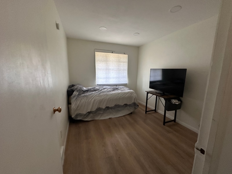 Building Photo - 1636 S 200 E