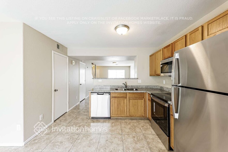 Building Photo - 7801 N 44th Dr