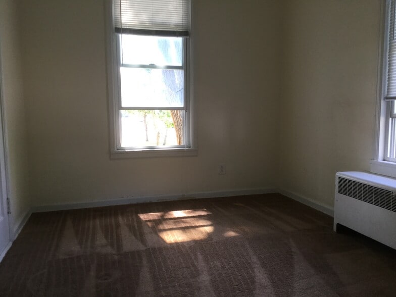 Bedroom - 719 East Fremont Street
