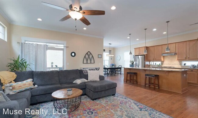 Building Photo - 3 br, 2.5 bath House - 936 Herrons Ferry