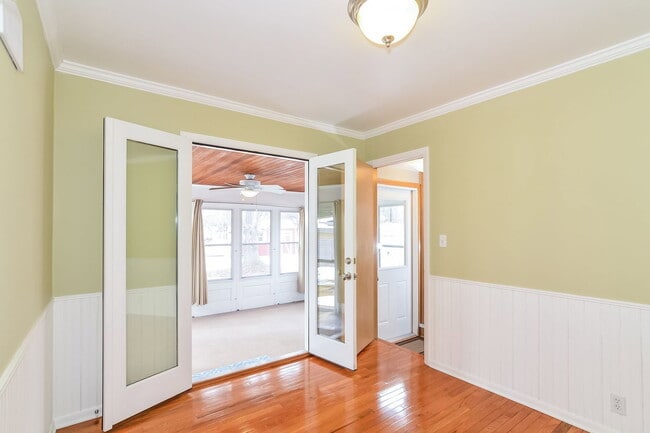 Building Photo - 2420 Sumter Ave S