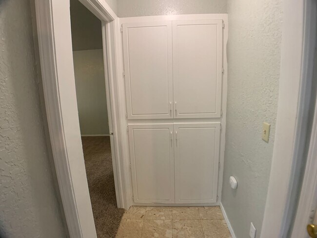 Building Photo - 5 Bedroom Choctaw!