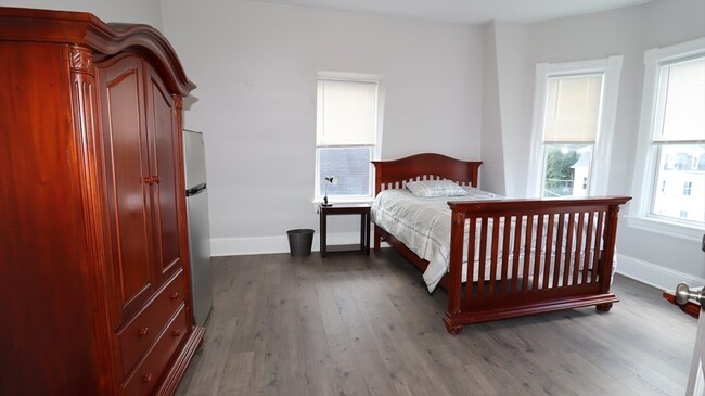 Building Photo - 44 South St