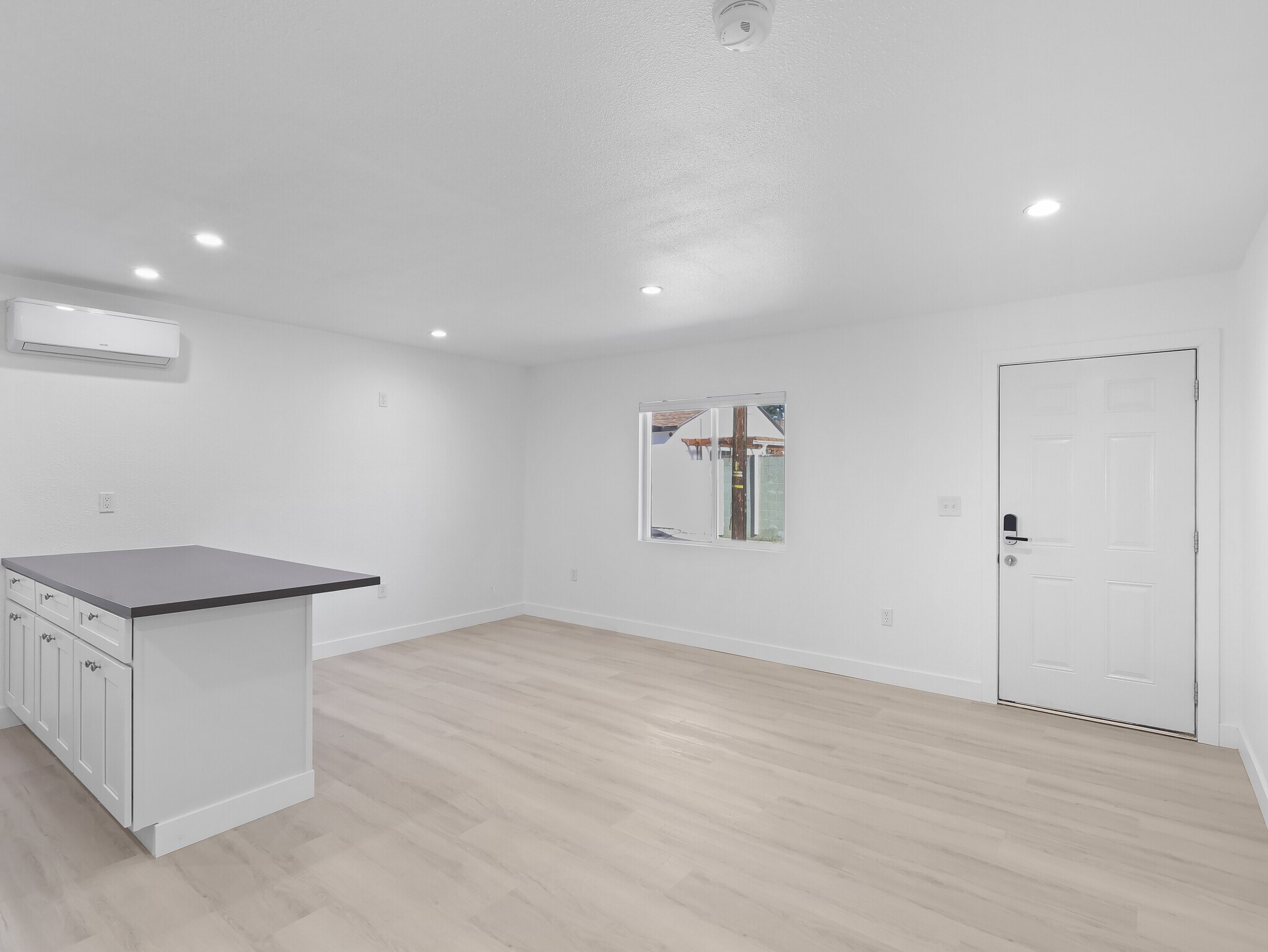 Building Photo - 8828 Chimineas Ave