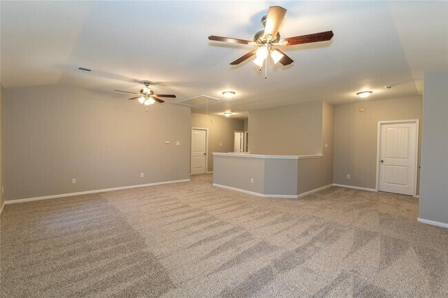 Building Photo - 8315 Sycamore Ln