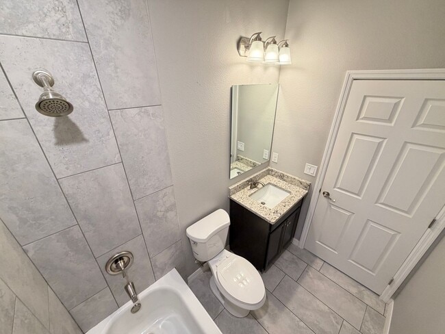 Building Photo - Available now!! Adorable 3 Bedroom / 2 Bathroom Home in Palm Bay!!