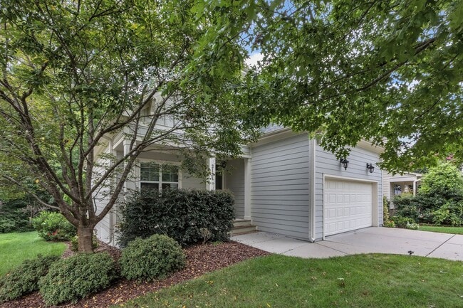 Building Photo - 3 Bedroom Home in Austin Creek! 2 Car Gara...