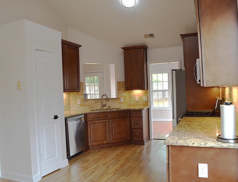 Building Photo - 282 Ellesmere Ct