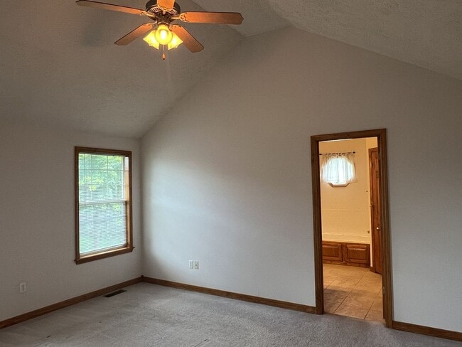 Building Photo - Beautiful Home in Republic! Wont Last!